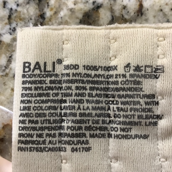 Bali size 38DD non padded underwire bra with side support panels. Under arms are - Picture 5 of 16